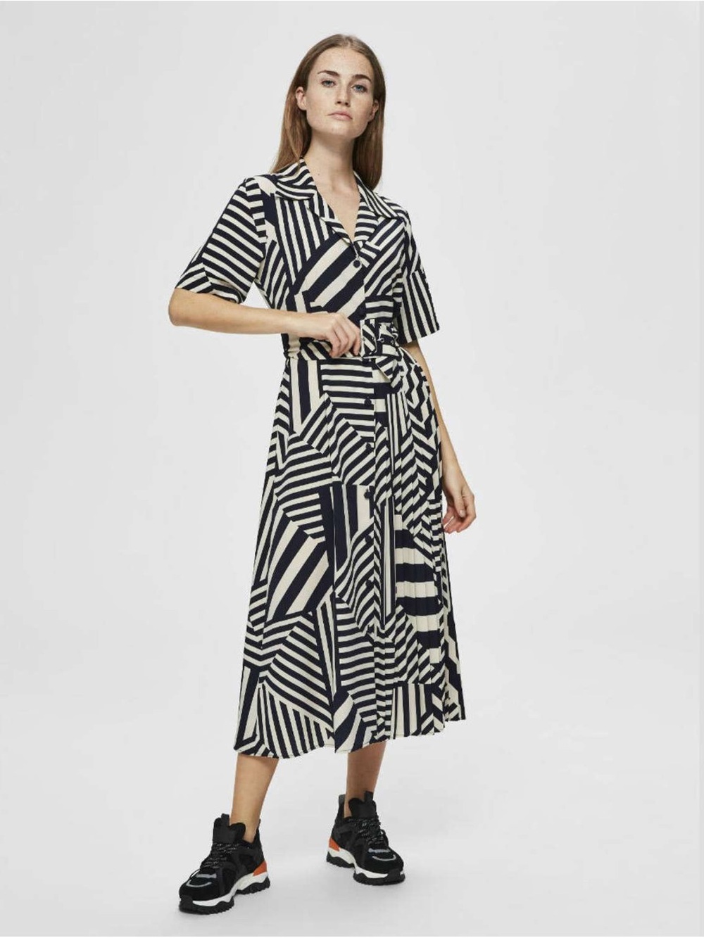 Selected Femme Geometric Stripe Shirt Dress Size 40 Black Cream NWT

Large